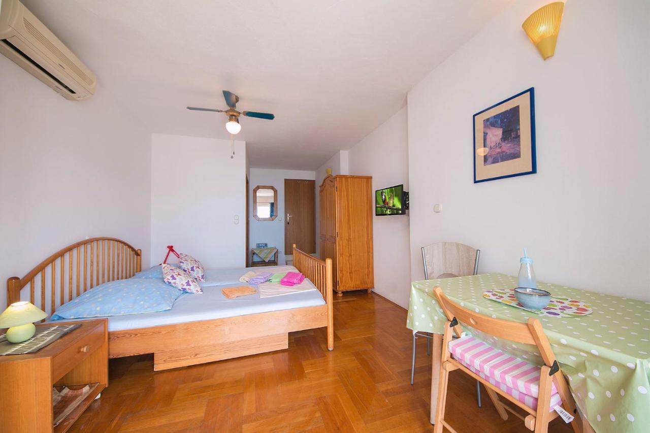 Villa Lastavica Brela Luaran gambar